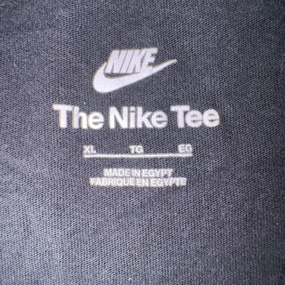 Youth Nike black graphic tee with pink and green accents. Size: XL #graphictee - Picture 2 of 3